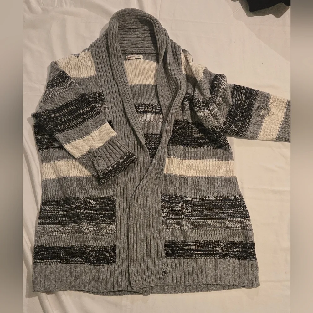 Old Navy Gray Knit Sweater